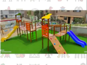 El Módulo de Madera Twist: una estructura de juego con 5 torres, toboganes, puentes colgantes y trepado de sogas. Perfecto para parques y áreas recreativas.